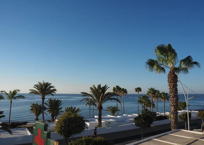 Sea View With Direct Access To Boulevard アパート