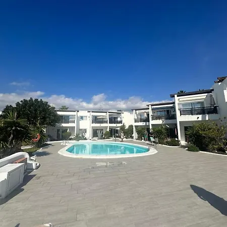 Sea View With Direct Access To Boulevard 아파트