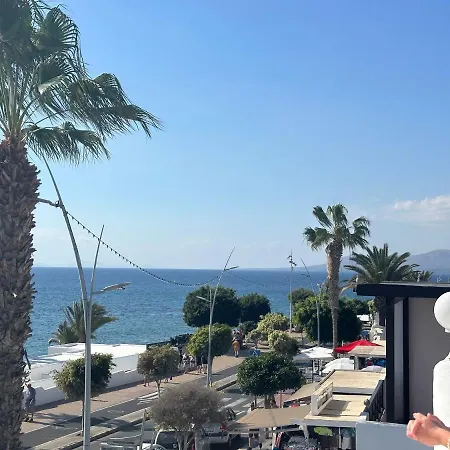 Sea View With Direct Access To Boulevard Puerto del Carmen (Lanzarote)