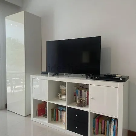 Sea View With Direct Access To Boulevard 아파트 *