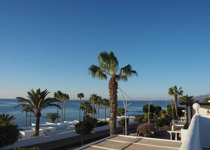 Sea View With Direct Access To Boulevard 公寓