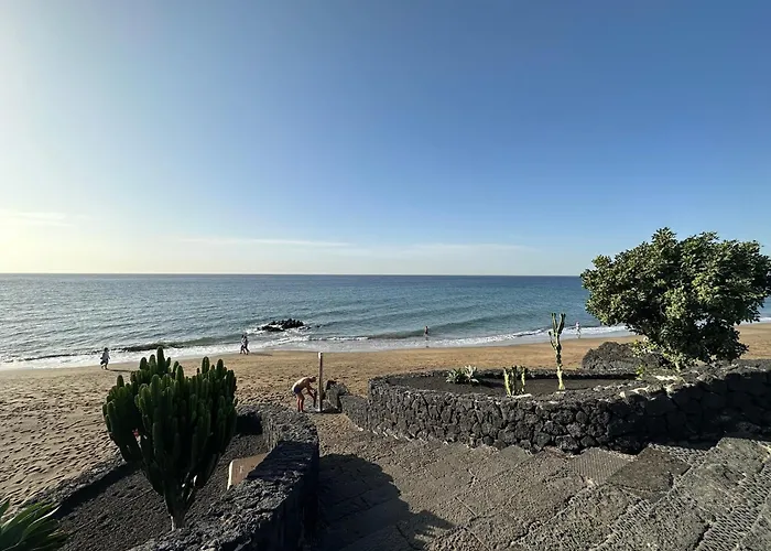 Sea View With Direct Access To Boulevard *